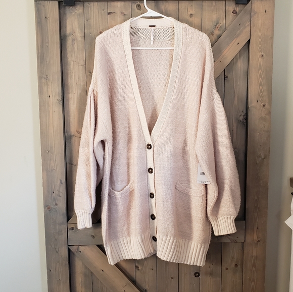 SOLD! Free People Oversized Cardigan size Medium - Picture 4 of 13